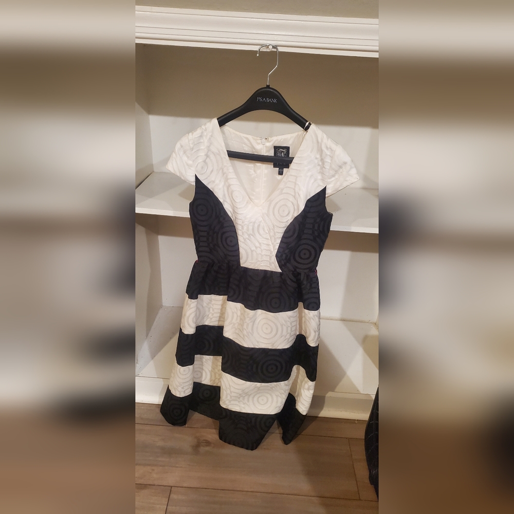 JAX Dress - Picture 3 of 3